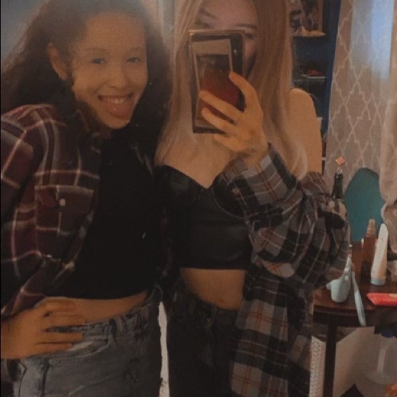 Meet your Posher, Janelle - Picture 3 of 3